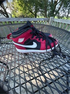 Nike Air Jordan Kids' Black and Red High-Top Sneakers with White Swoosh size 1.5